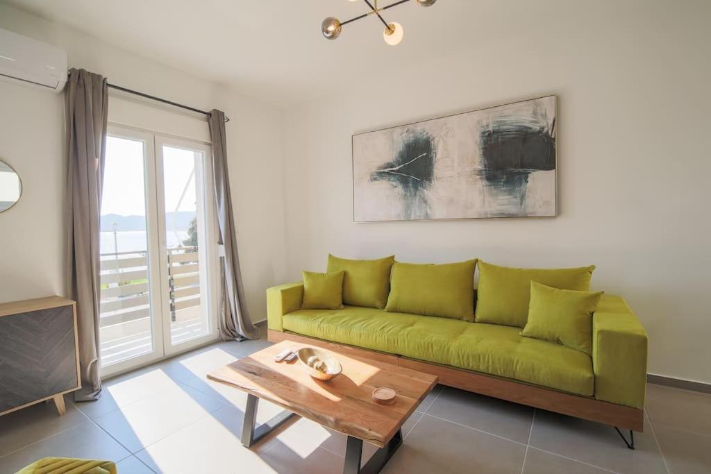 *Oasis* Best View Jacuzzi New Central Apartment Volos Luaran gambar