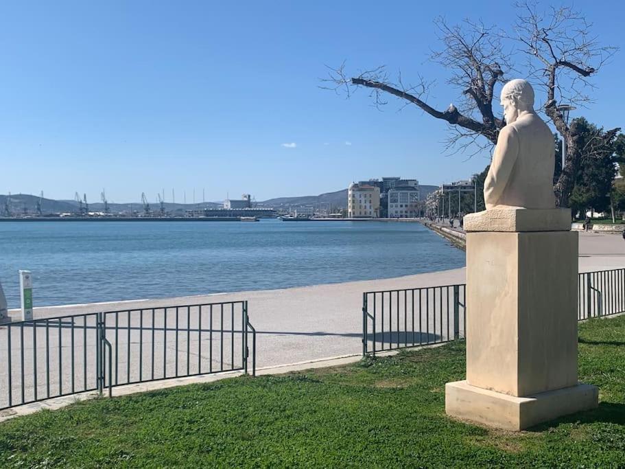 *Oasis* Best View Jacuzzi New Central Apartment Volos Luaran gambar